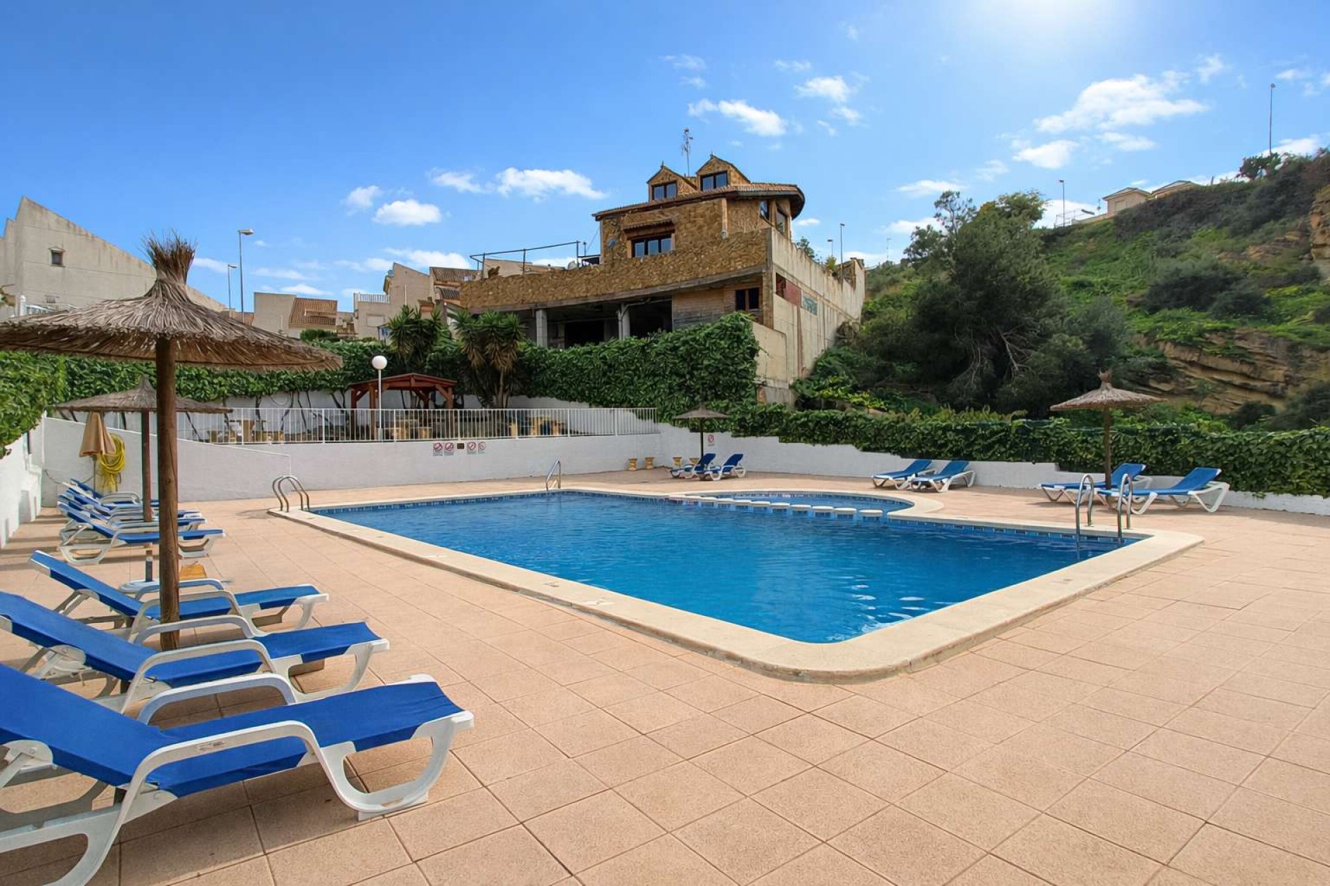 Herverkoop - Villa -
Rojales - Inland