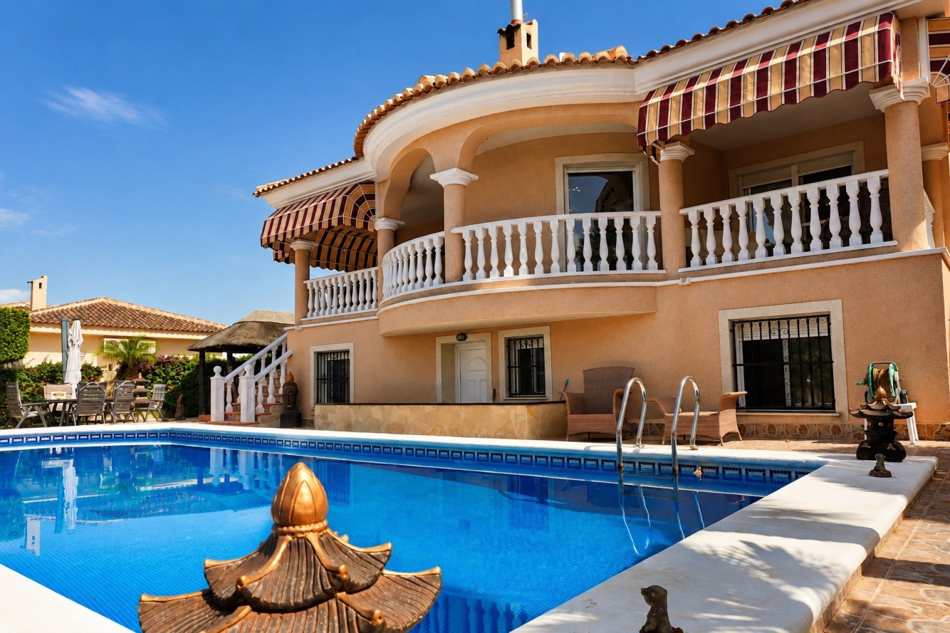 Herverkoop - Villa -
Rojales - Inland