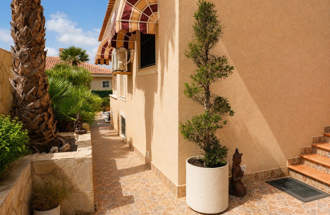 Herverkoop - Villa -
Rojales - Inland