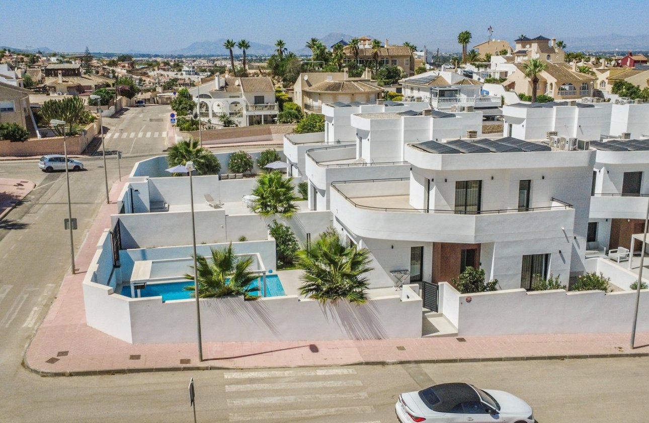 Herverkoop - Villa -
Rojales - Inland