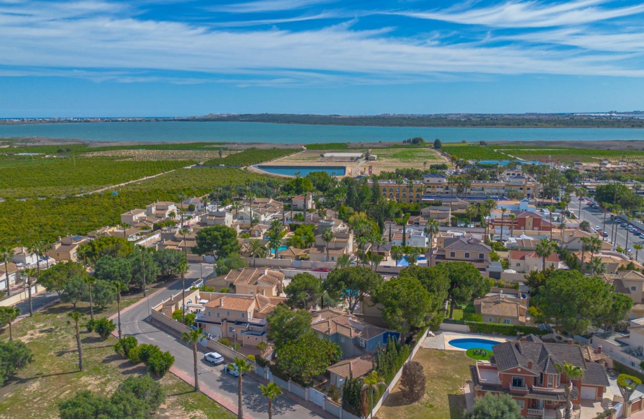 Herverkoop - Villa -
Rojales - Pueblo Bravo