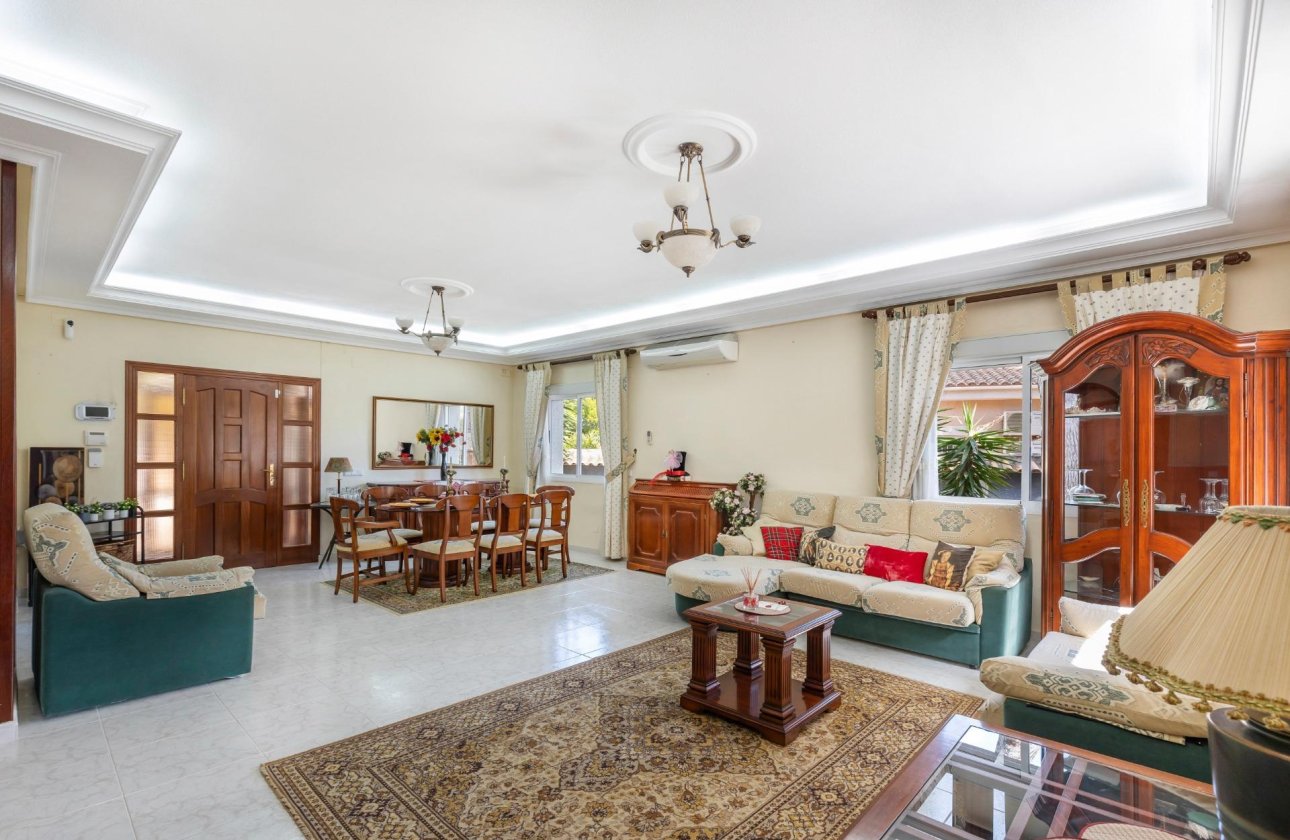 Herverkoop - Villa -
Rojales - Pueblo Bravo