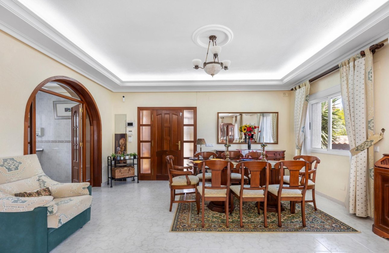 Herverkoop - Villa -
Rojales - Pueblo Bravo