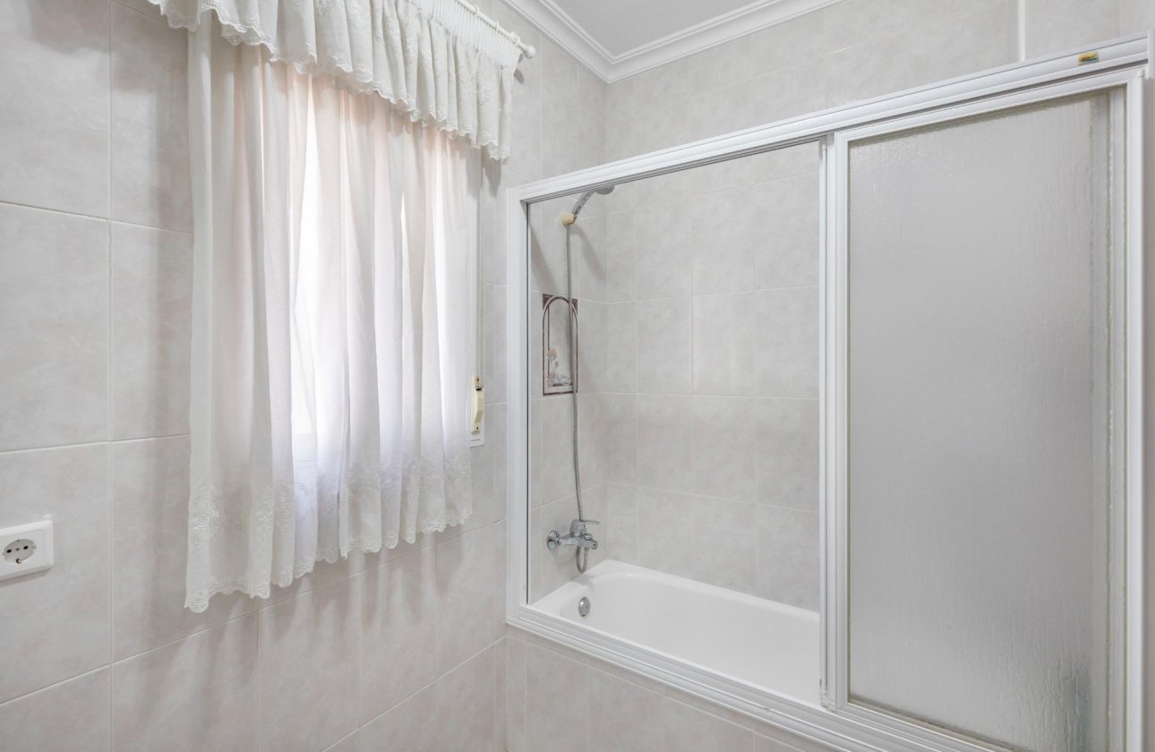 Herverkoop - Villa -
Rojales - Pueblo Bravo