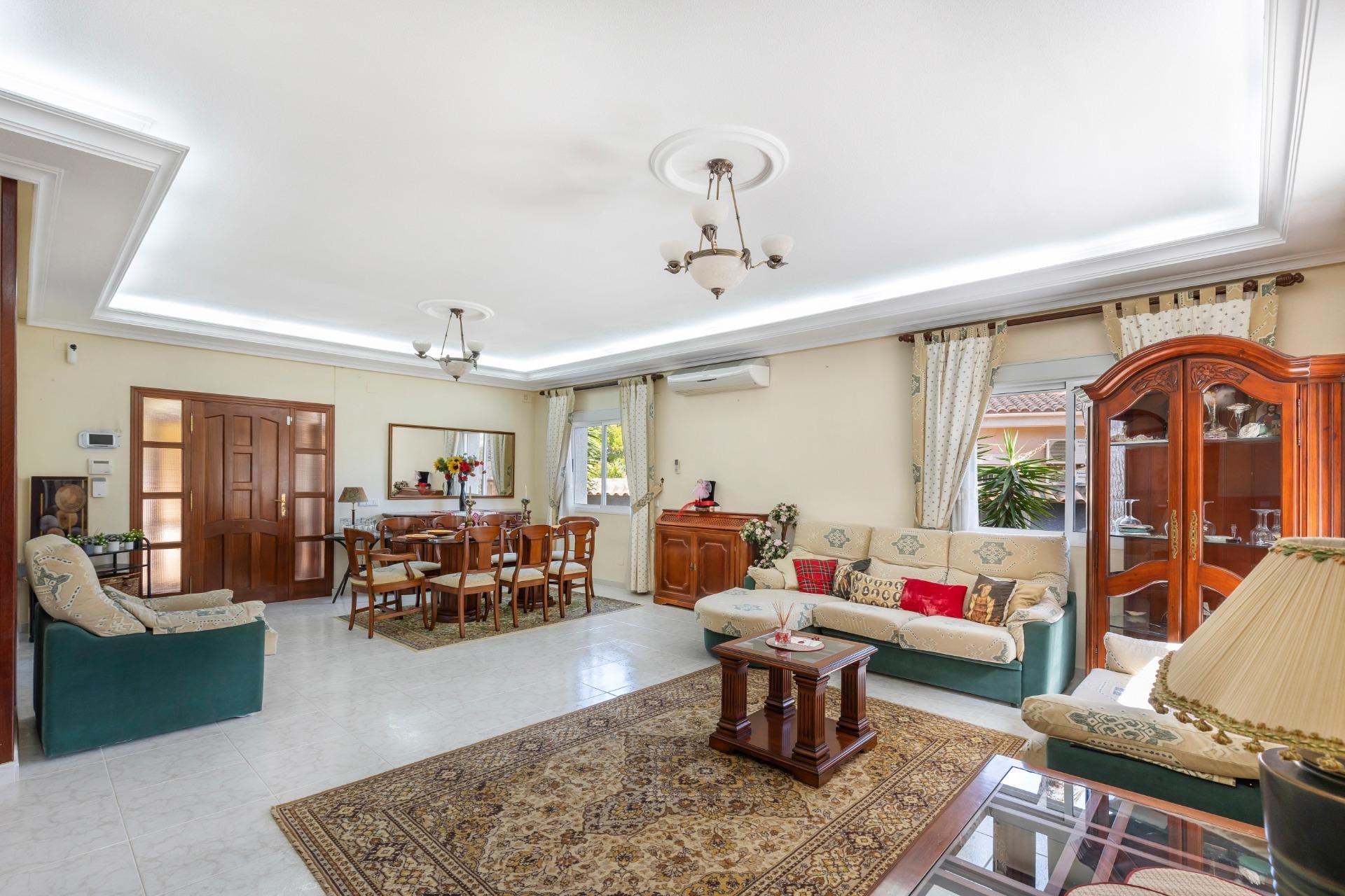 Herverkoop - Villa -
Rojales - Pueblo Bravo