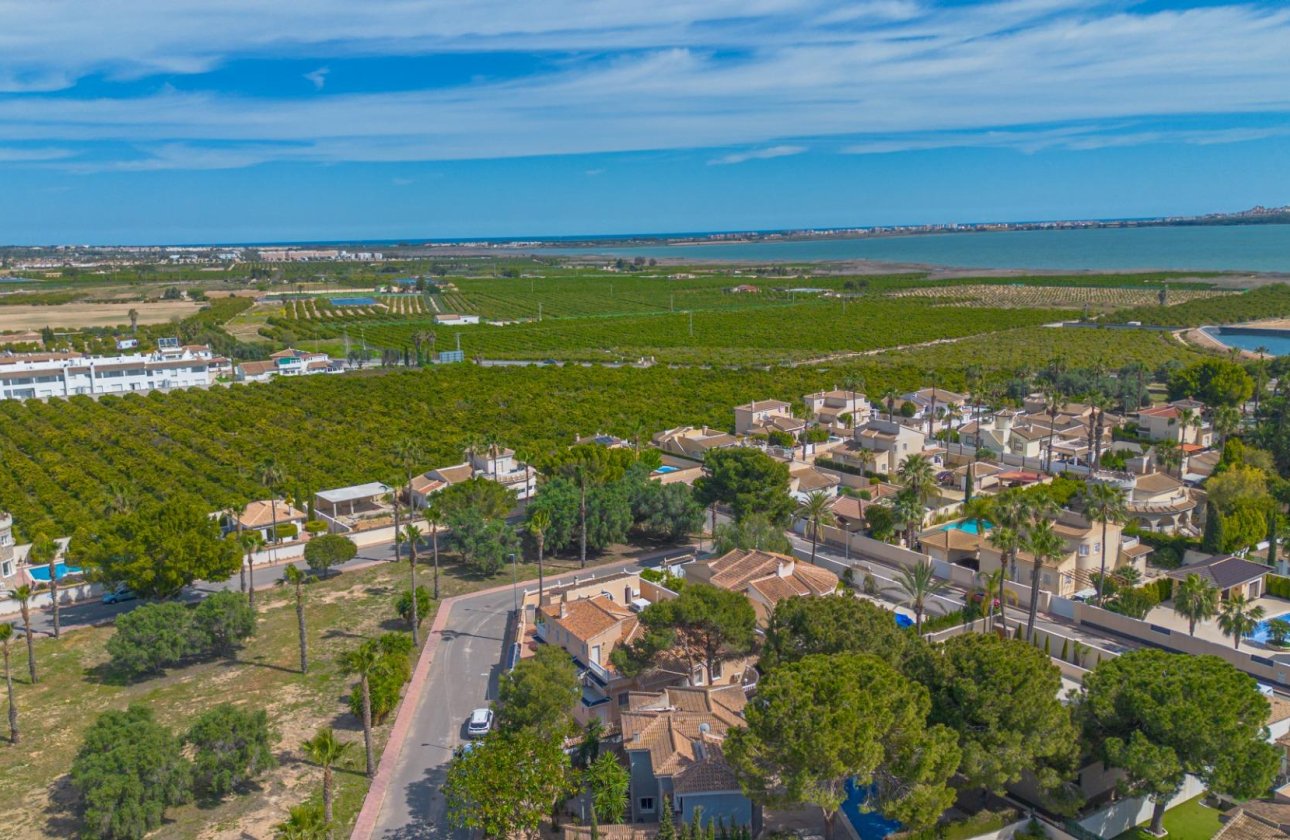 Herverkoop - Villa -
Rojales - Pueblo Bravo