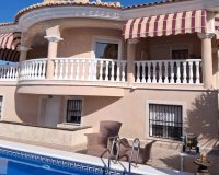 Herverkoop - Villa -
Rojales