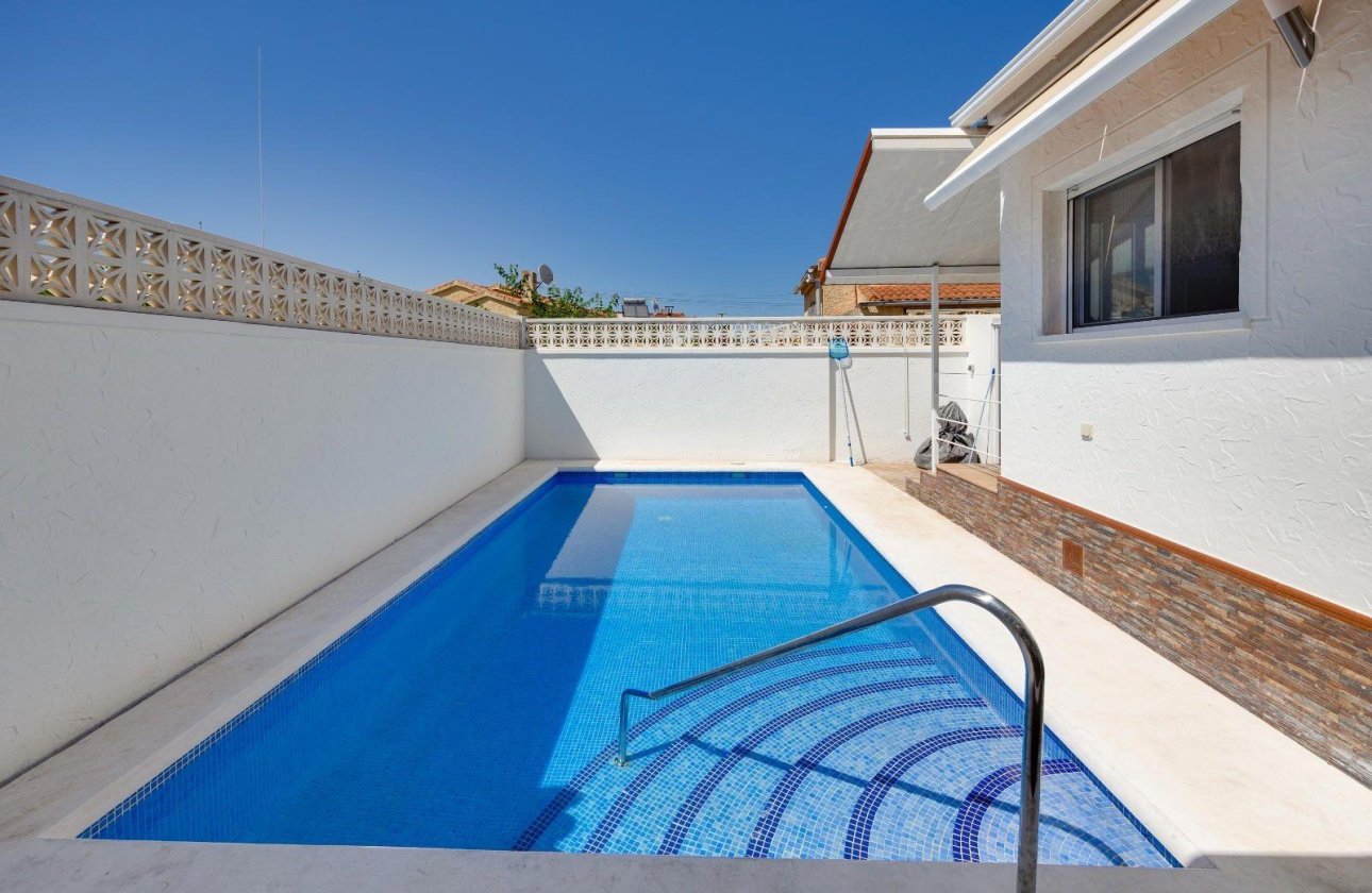 Herverkoop - Villa -
San Fulgencio - La Marina