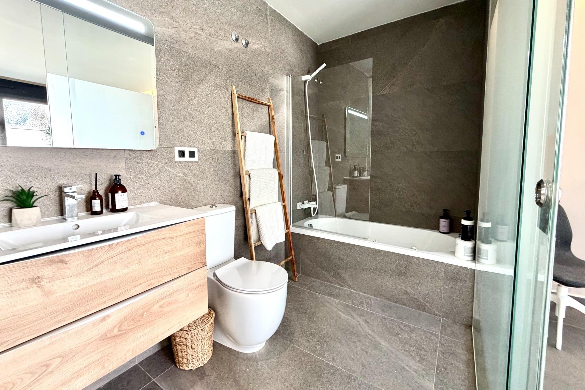 Herverkoop - Villa -
San Miguel de Salinas - Bellavista