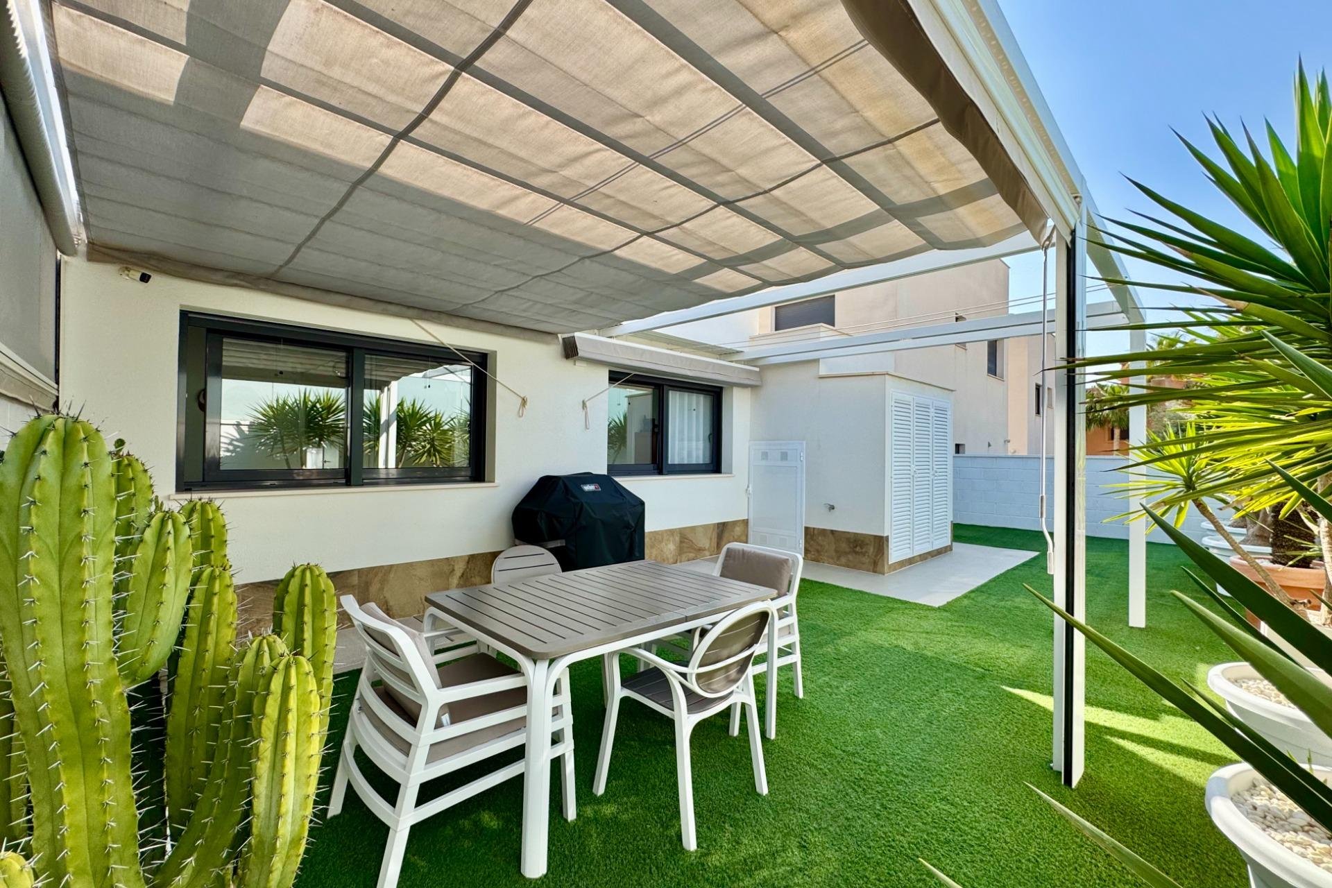 Herverkoop - Villa -
San Miguel de Salinas - Bellavista