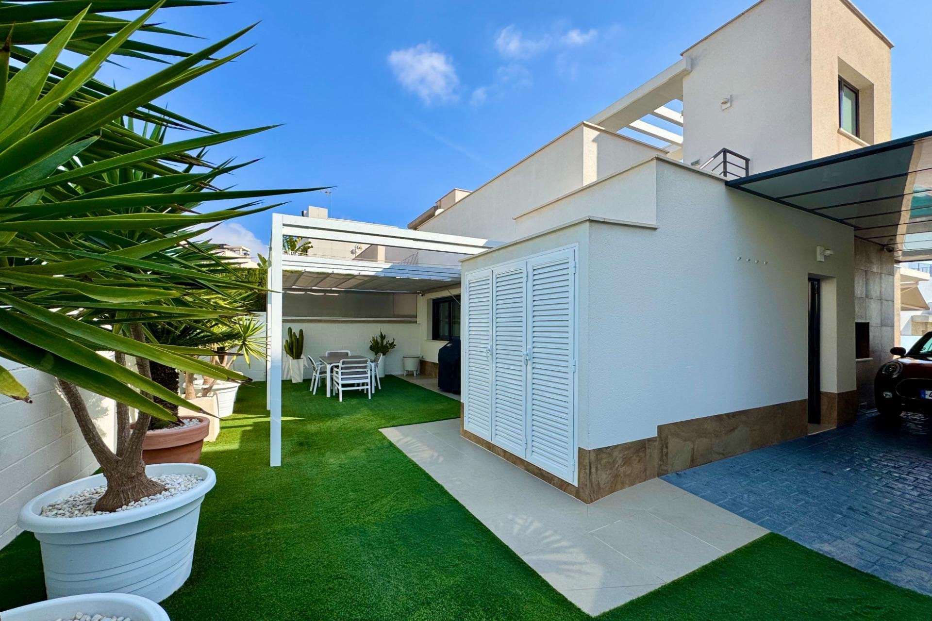 Herverkoop - Villa -
San Miguel de Salinas - Bellavista