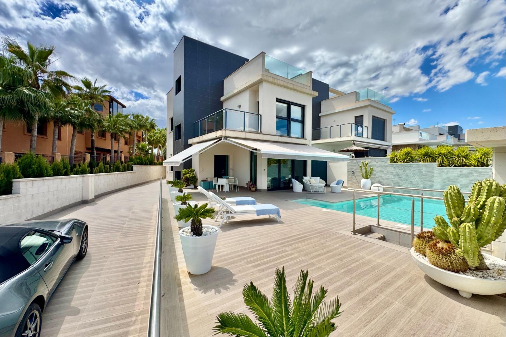 Herverkoop - Villa -
San Miguel de Salinas - Bellavista