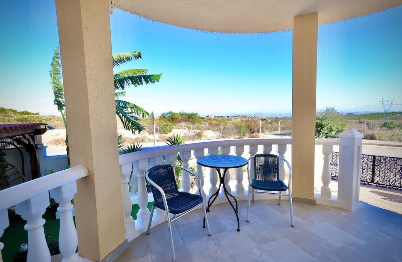 Herverkoop - Villa -
San Miguel de Salinas - Inland