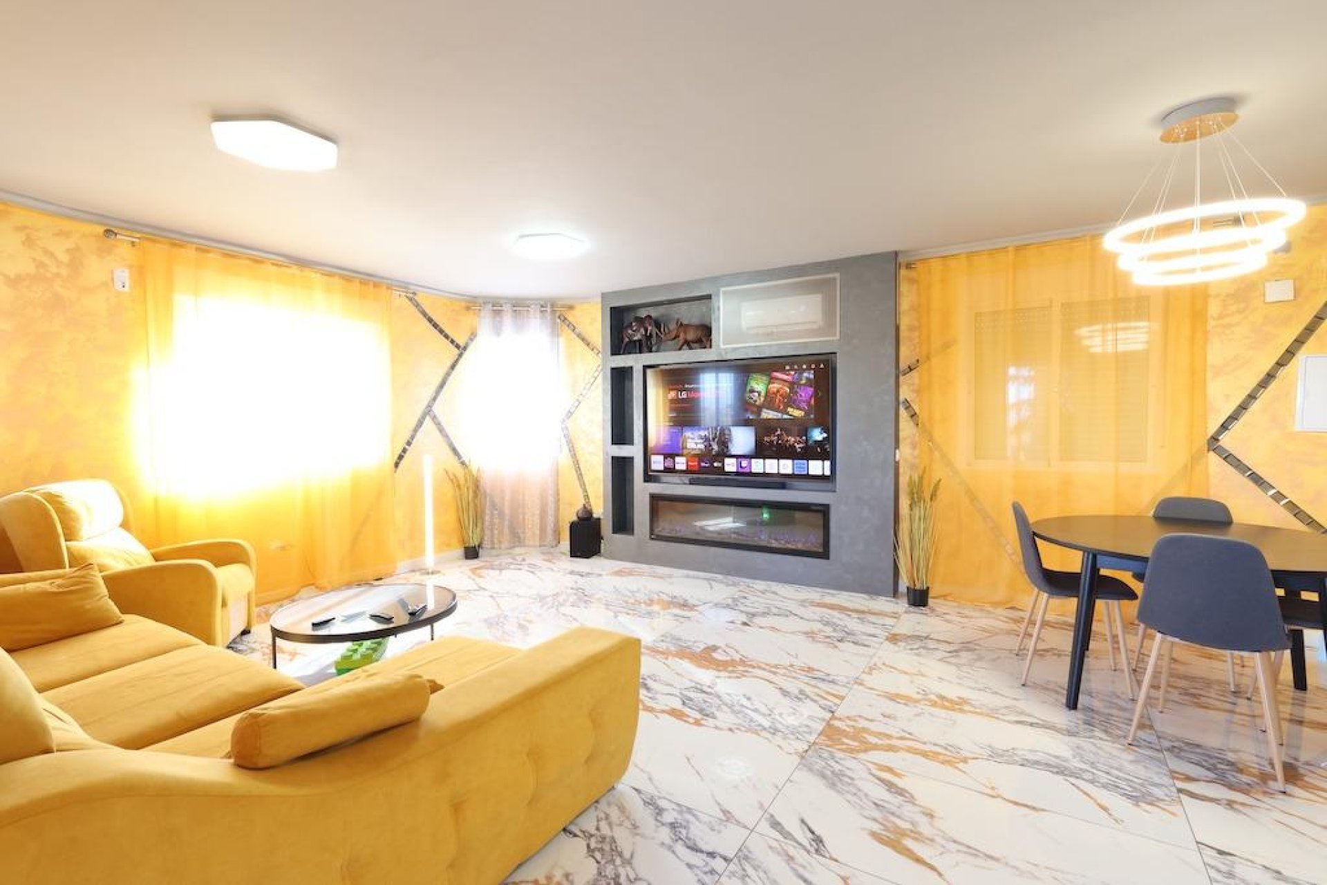 Herverkoop - Villa -
San Miguel de Salinas - Inland