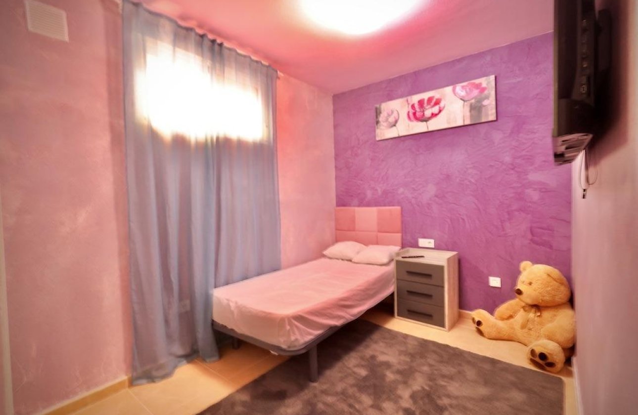 Herverkoop - Villa -
San Miguel de Salinas - Inland