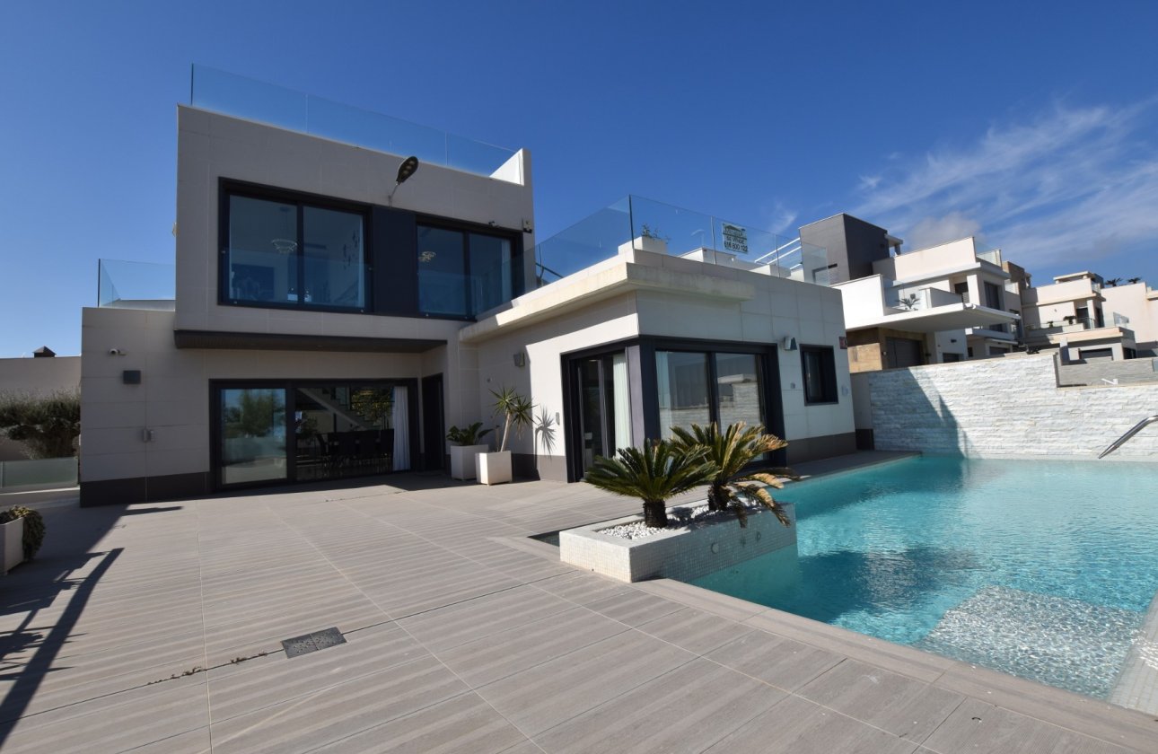 Herverkoop - Villa -
San Miguel de Salinas - Inland