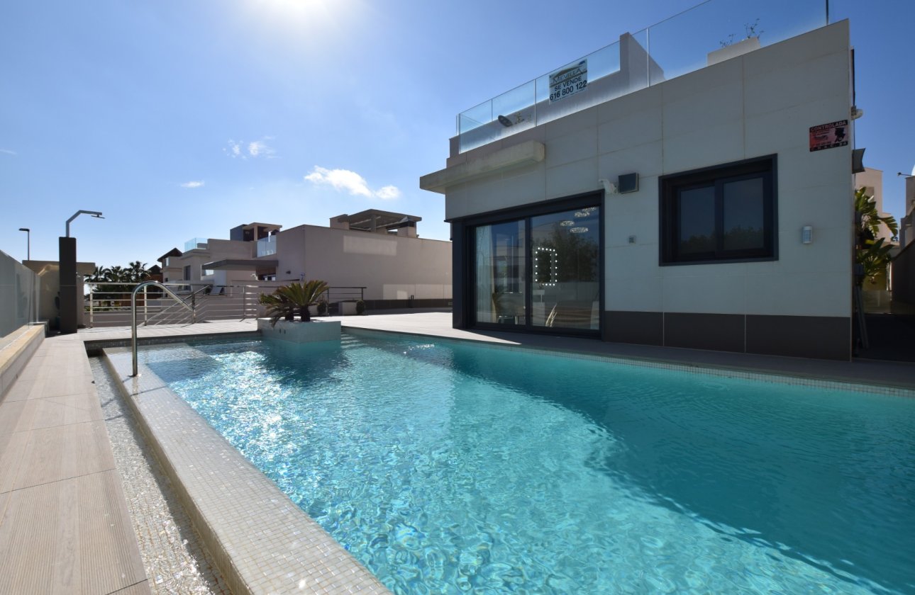 Herverkoop - Villa -
San Miguel de Salinas - Inland