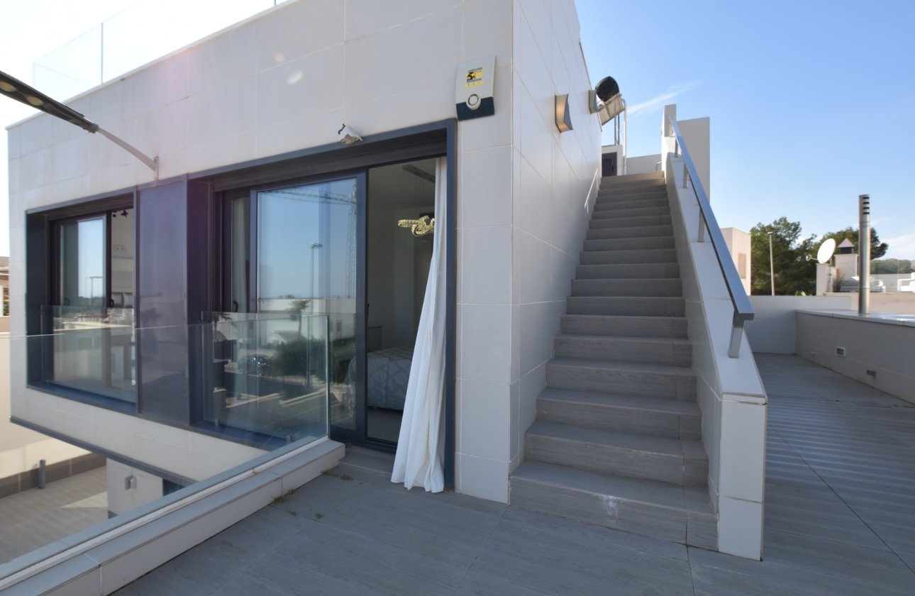 Herverkoop - Villa -
San Miguel de Salinas - Inland