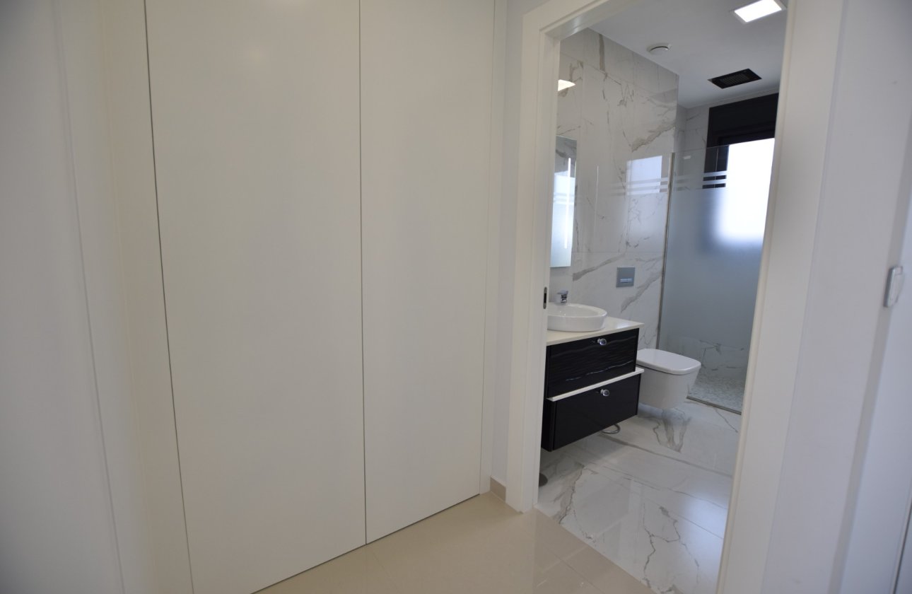 Herverkoop - Villa -
San Miguel de Salinas - Inland