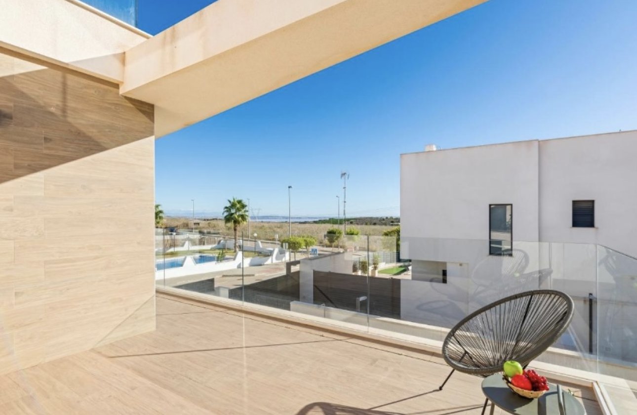 Herverkoop - Villa -
San Miguel de Salinas - Inland