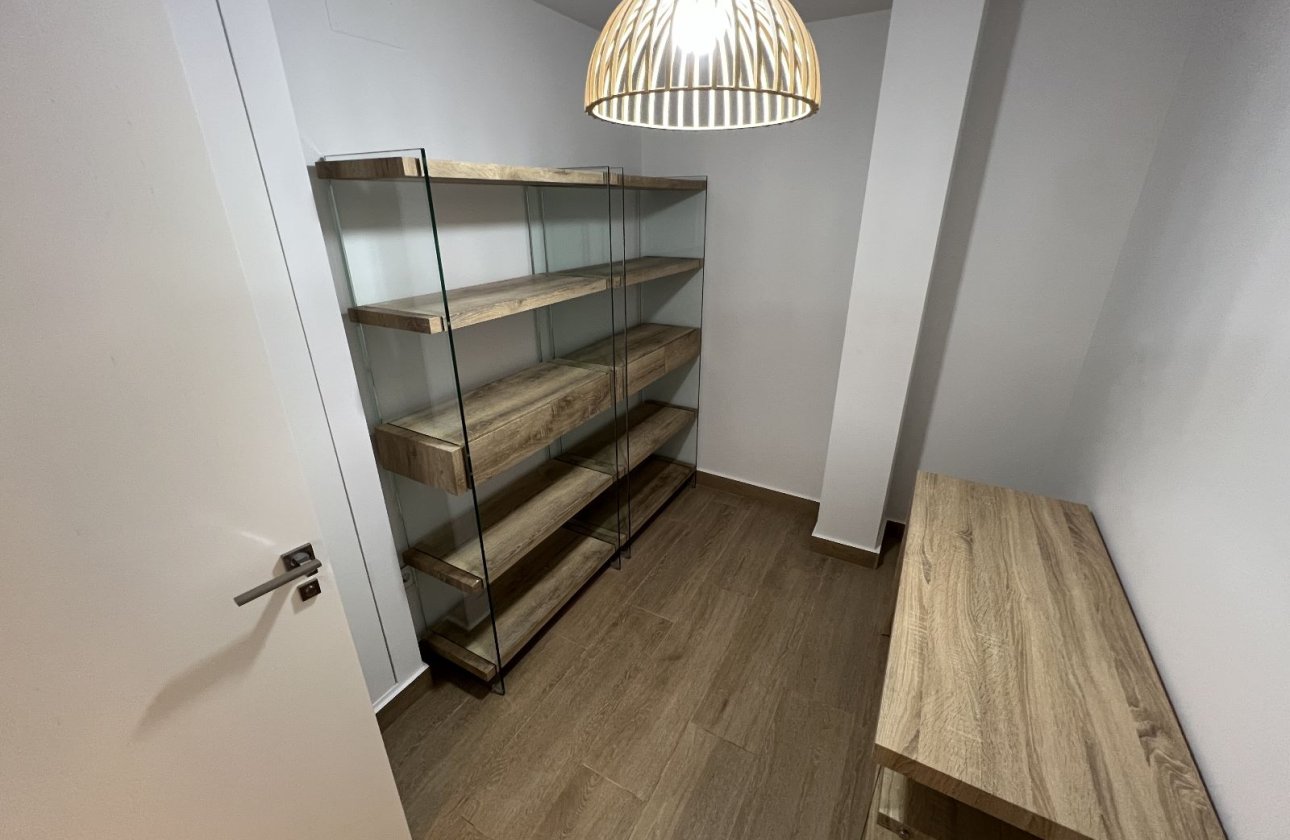 Herverkoop - Villa -
San Miguel de Salinas - Inland