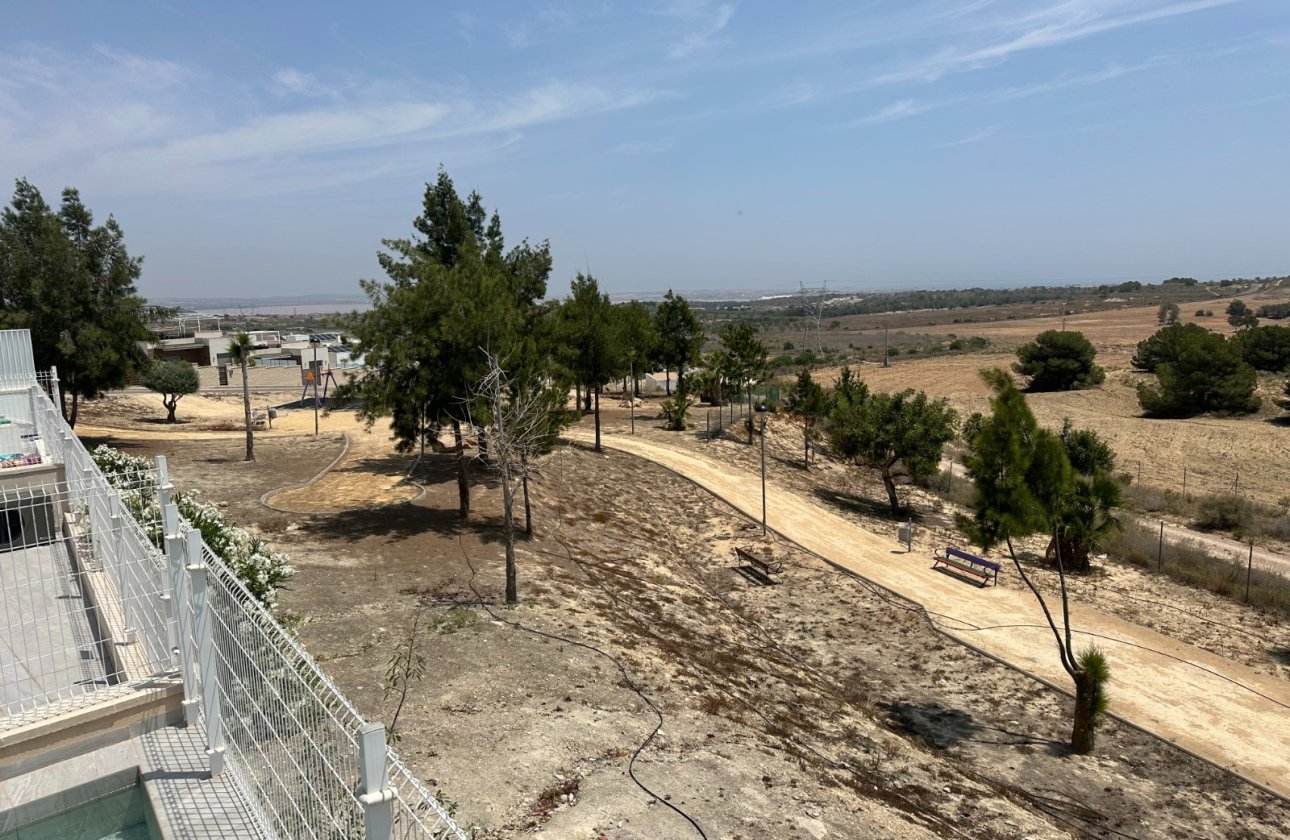 Herverkoop - Villa -
San Miguel de Salinas - Inland