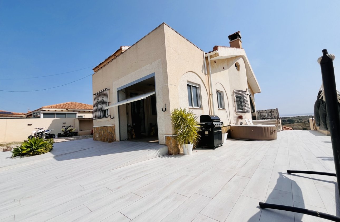 Herverkoop - Villa -
San Miguel de Salinas - Inland