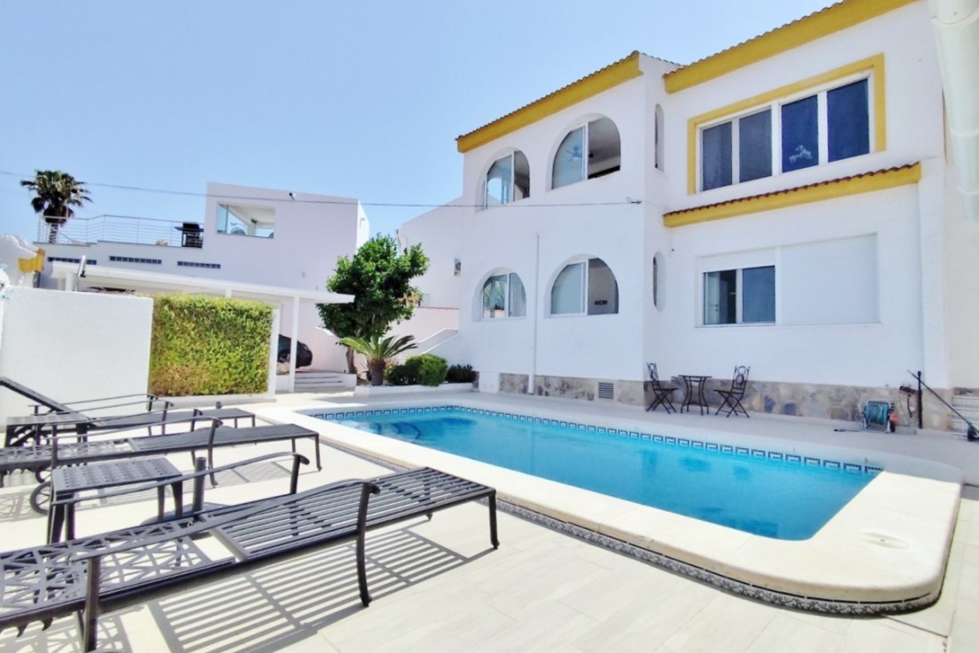 Herverkoop - Villa -
San Miguel de Salinas - Inland