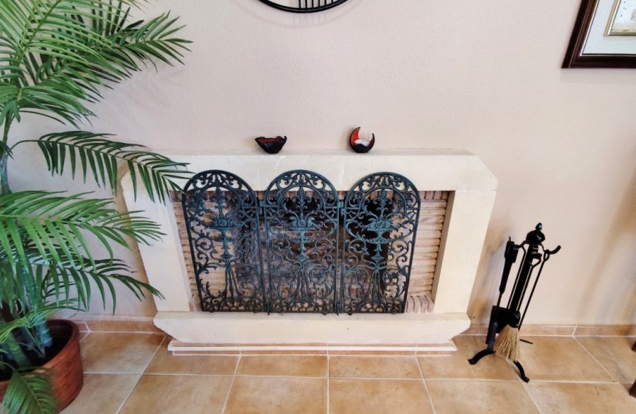 Herverkoop - Villa -
San Miguel de Salinas - Inland