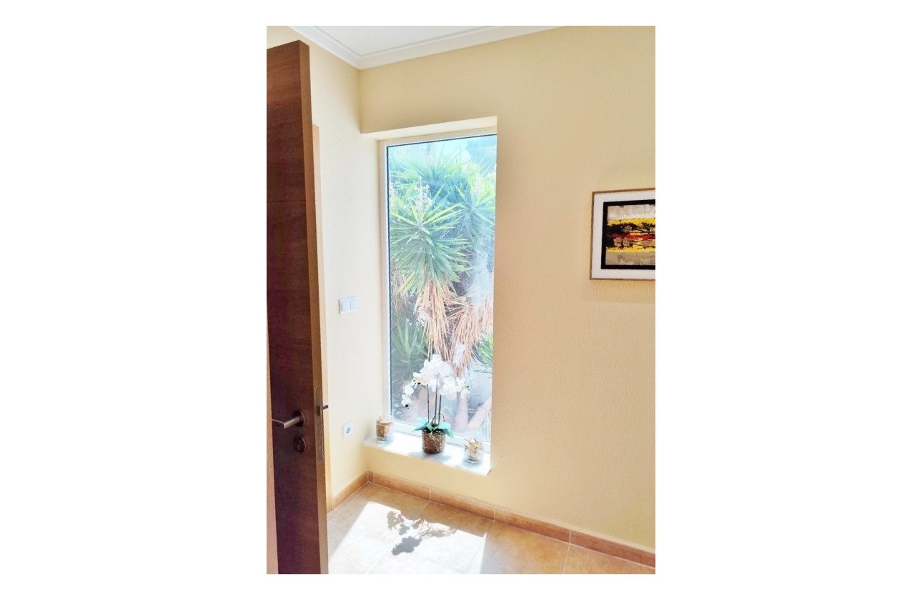 Herverkoop - Villa -
San Miguel de Salinas - Inland