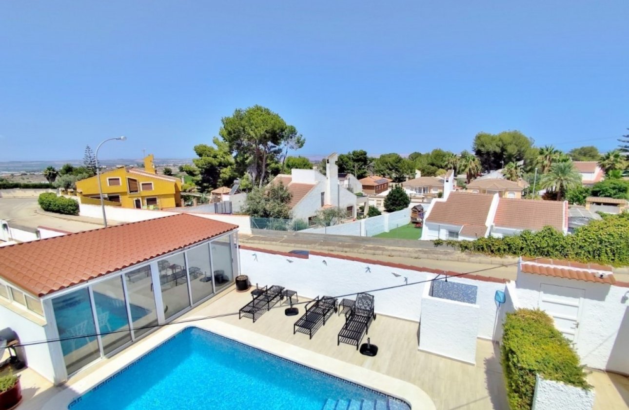 Herverkoop - Villa -
San Miguel de Salinas - Inland