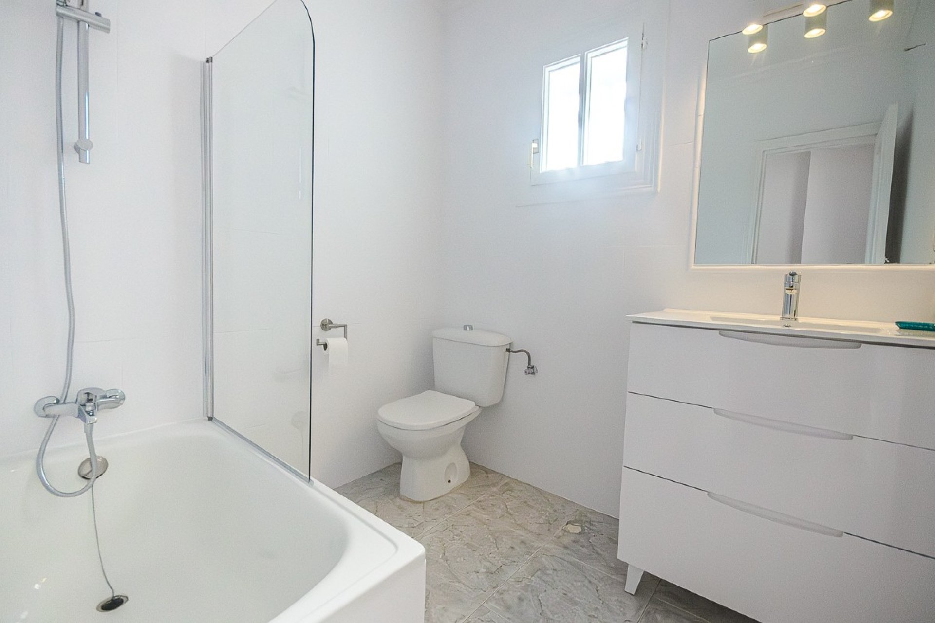 Herverkoop - Villa -
San Miguel de Salinas - Inland