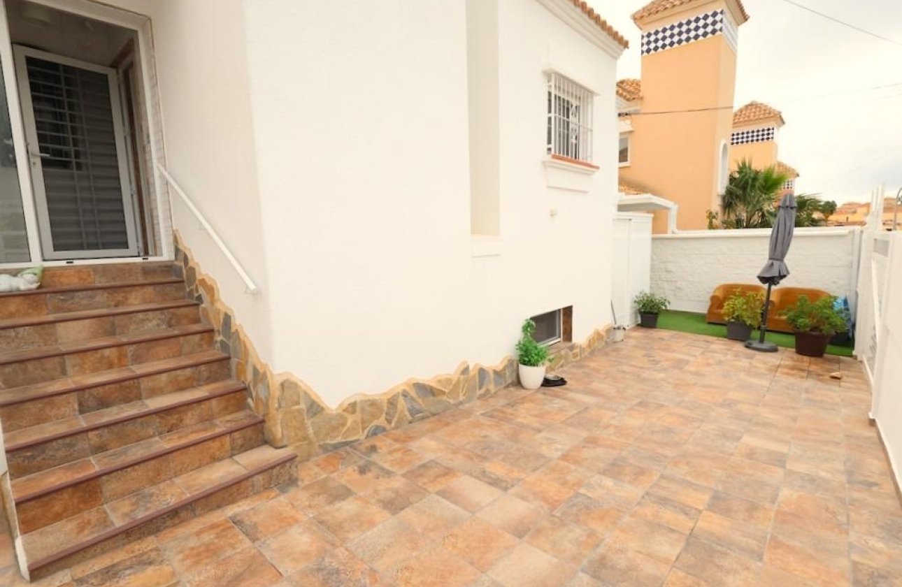 Herverkoop - Villa -
San Miguel de Salinas - Inland