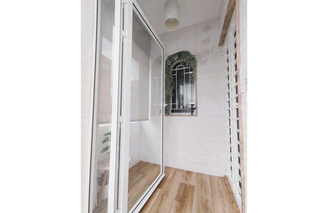 Herverkoop - Villa -
San Miguel de Salinas - Inland