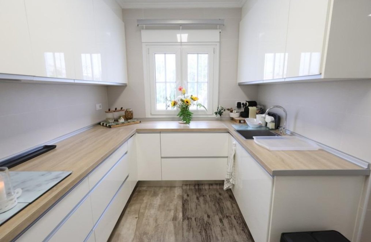 Herverkoop - Villa -
San Miguel de Salinas - Inland