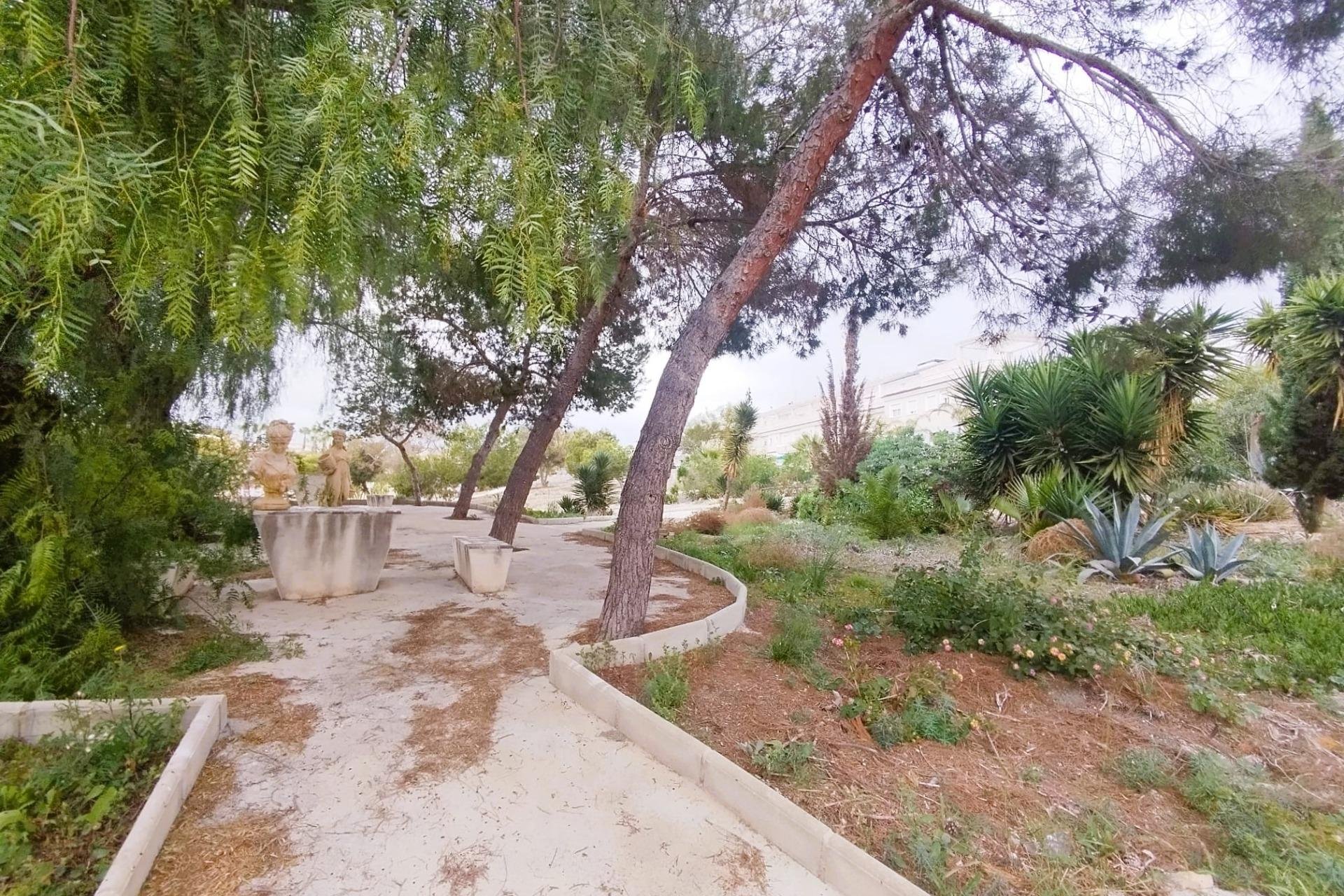 Herverkoop - Villa -
San Miguel de Salinas - Inland