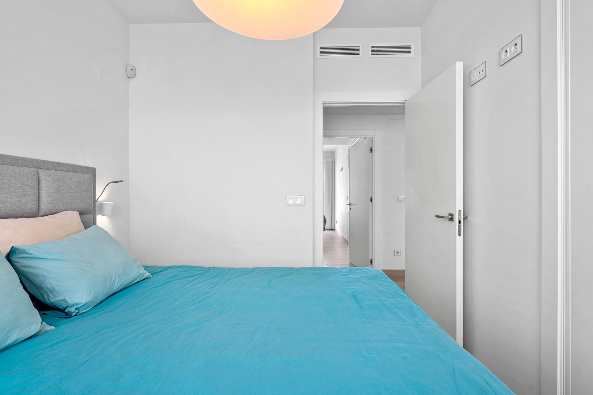 Herverkoop - Villa -
San Miguel de Salinas - Inland