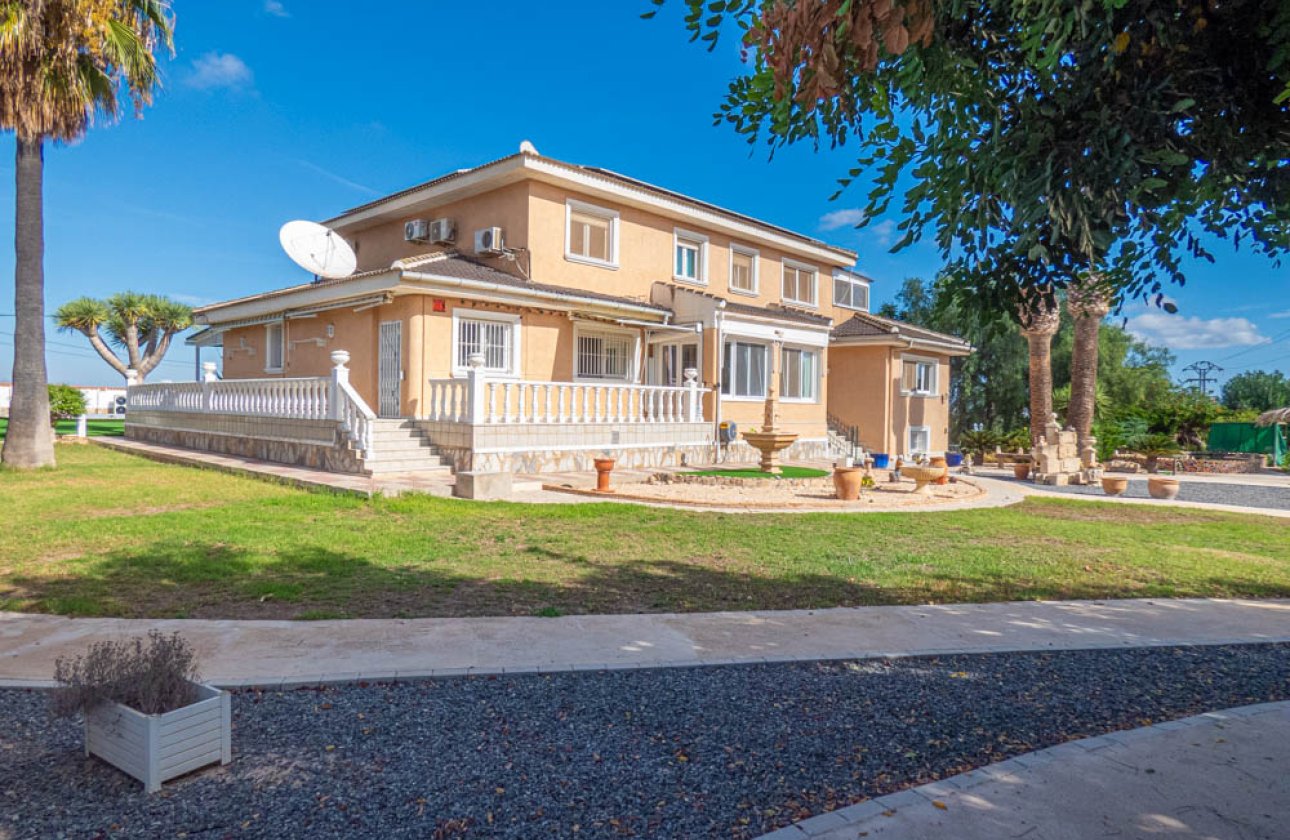 Herverkoop - Villa -
San Miguel de Salinas - Inland