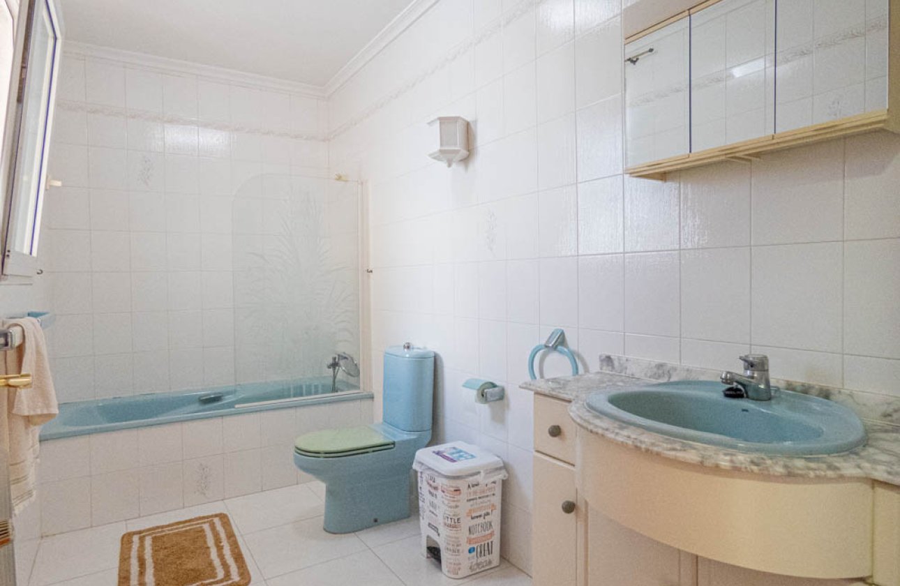 Herverkoop - Villa -
San Miguel de Salinas - Inland