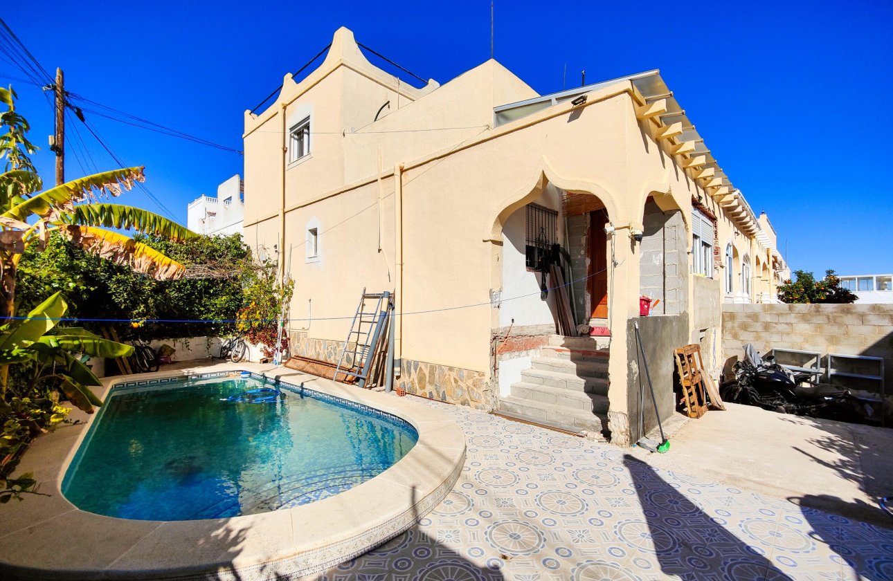 Herverkoop - Villa -
San Miguel de Salinas - Inland