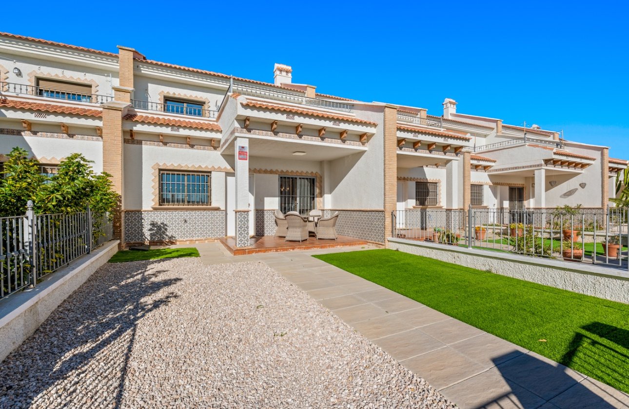 Herverkoop - Villa -
San Miguel de Salinas - Inland