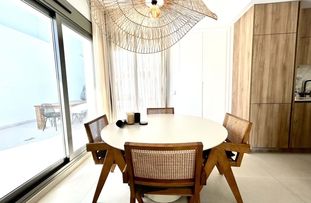 Herverkoop - Villa -
San Miguel de Salinas - Inland