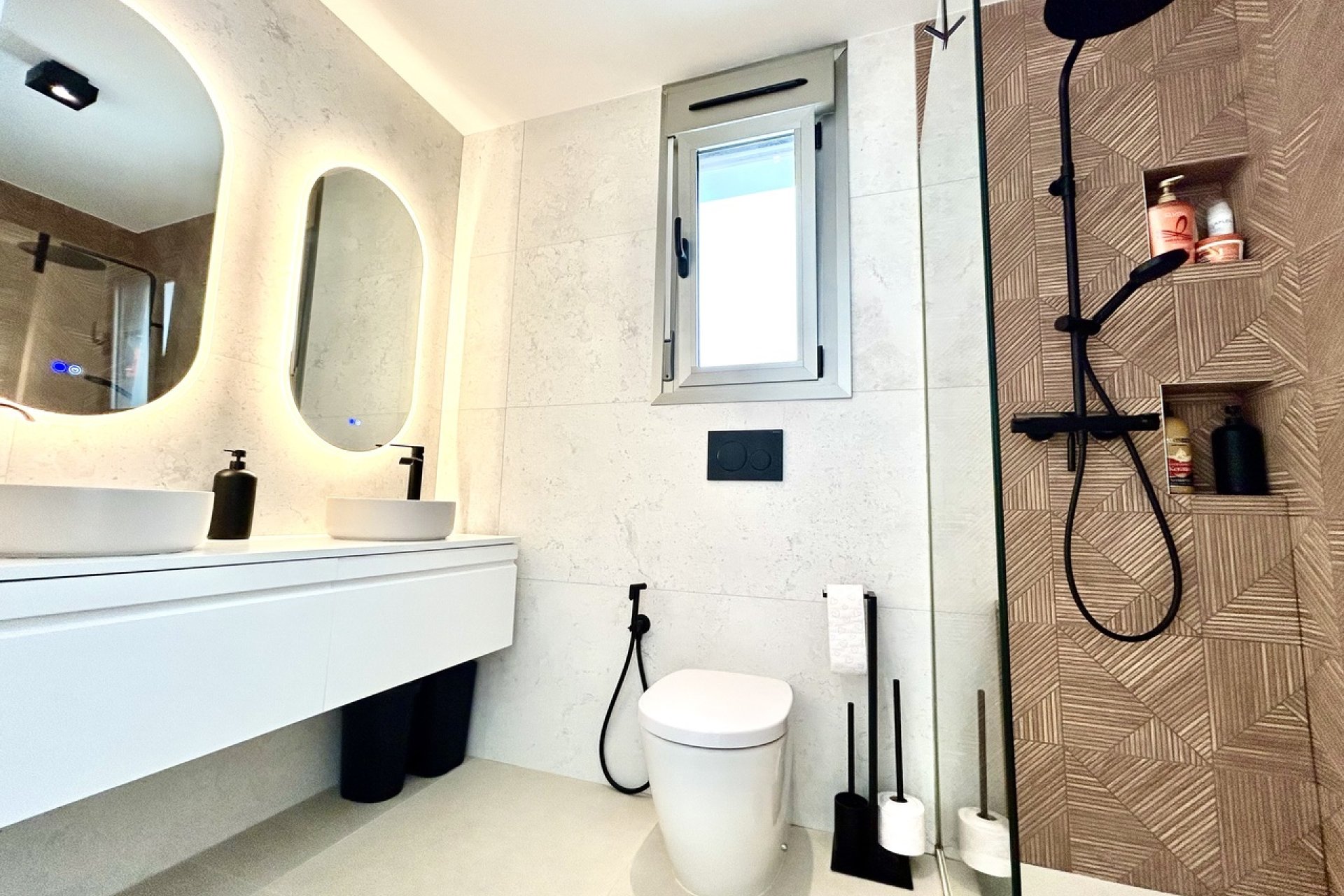 Herverkoop - Villa -
San Miguel de Salinas - Inland