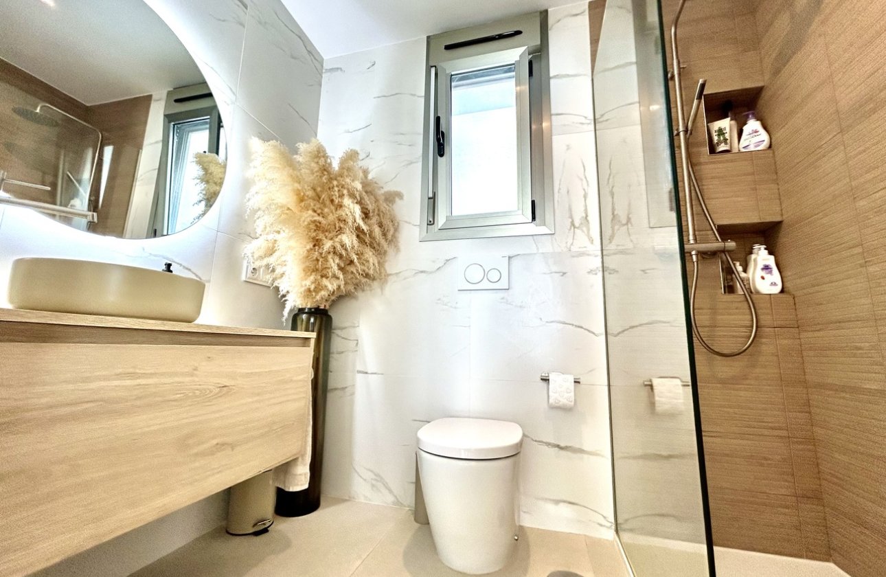 Herverkoop - Villa -
San Miguel de Salinas - Inland