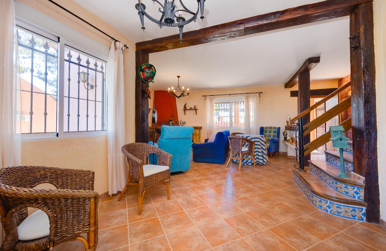 Herverkoop - Villa -
San Miguel de Salinas - Inland
