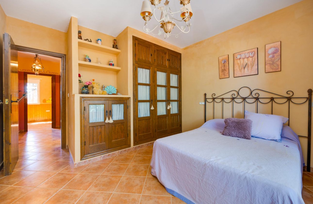 Herverkoop - Villa -
San Miguel de Salinas - Inland