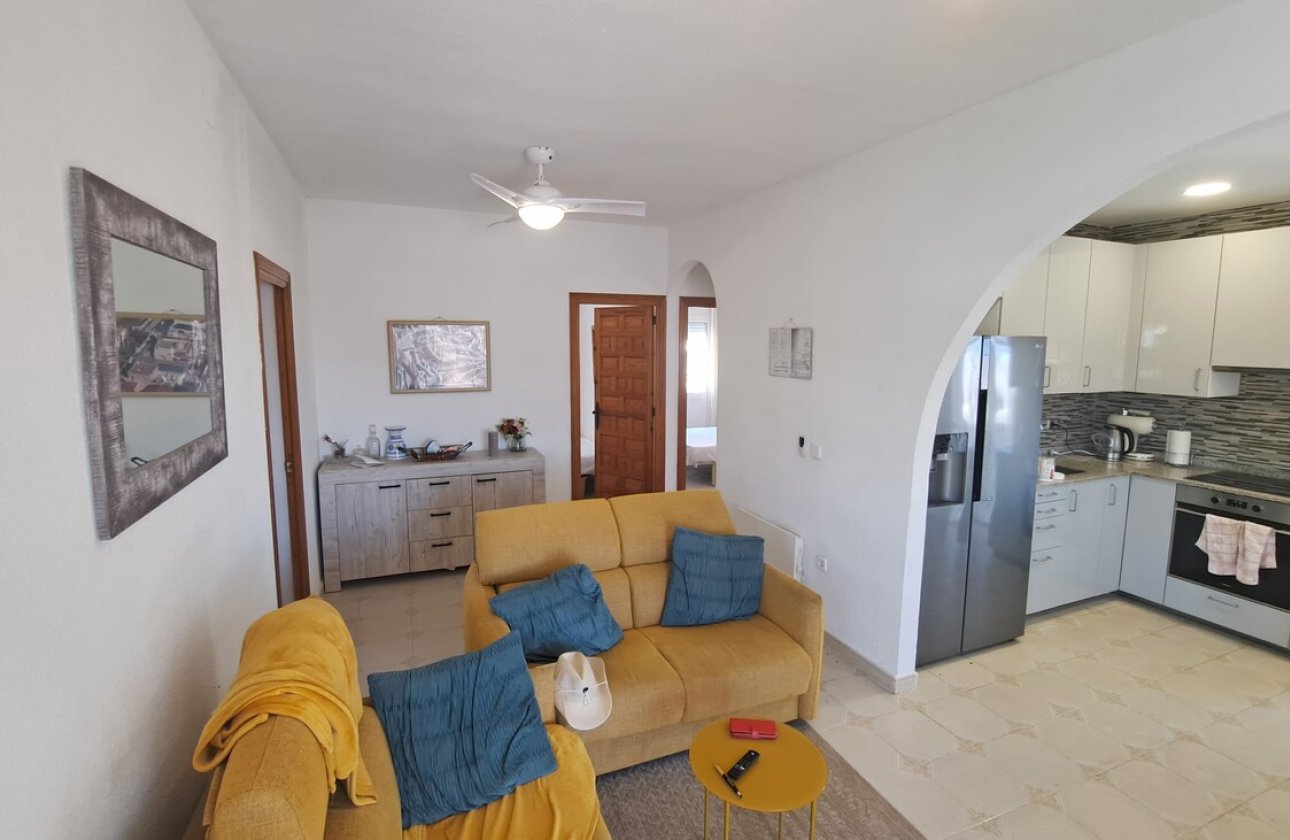 Herverkoop - Villa -
San Miguel de Salinas - Inland