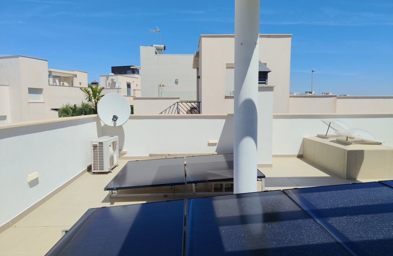 Herverkoop - Villa -
San Miguel de Salinas - Inland