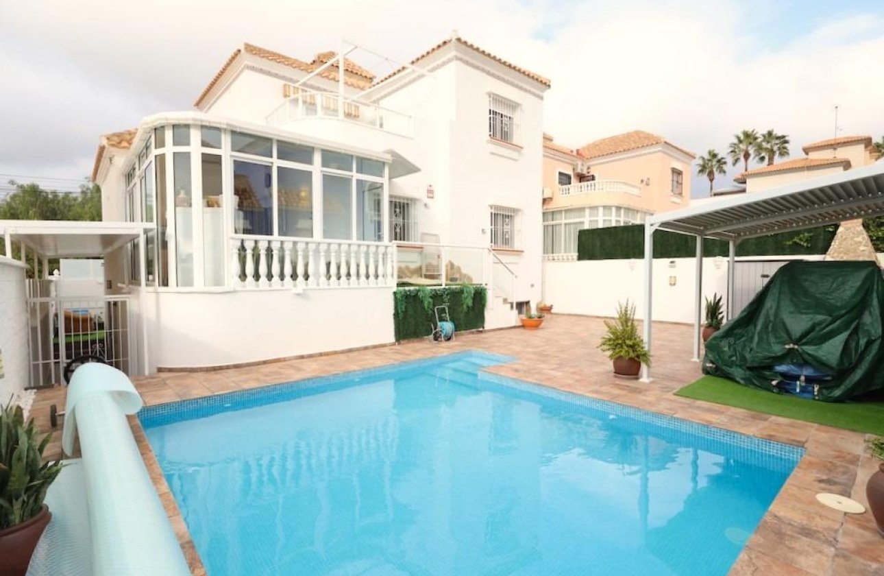Herverkoop - Villa -
San Miguel de Salinas - Inland