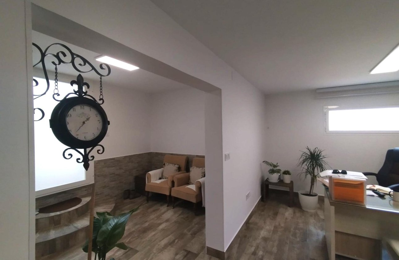 Herverkoop - Villa -
San Miguel de Salinas - Inland